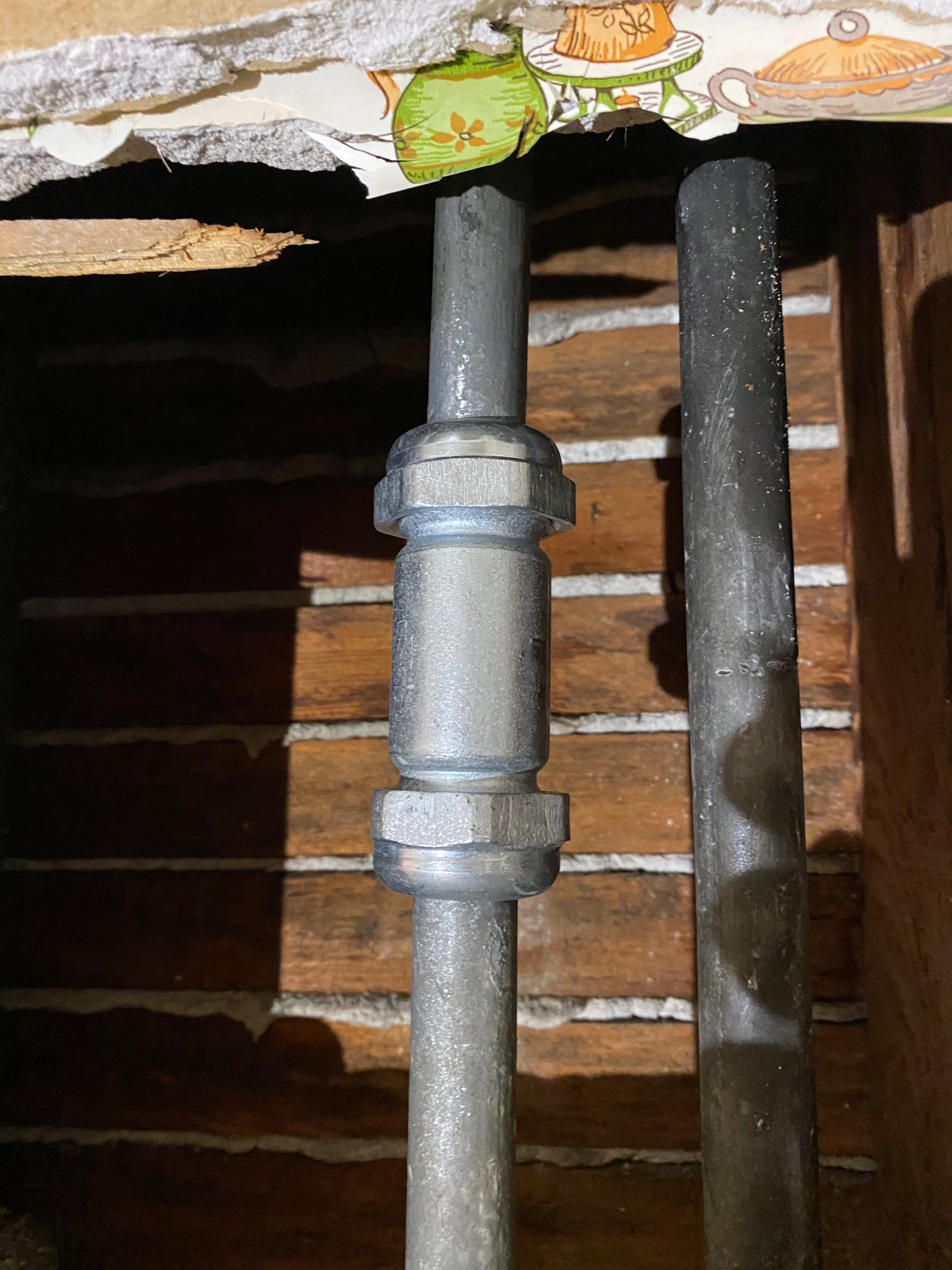 Steel pipe, repaired with a compression fitting